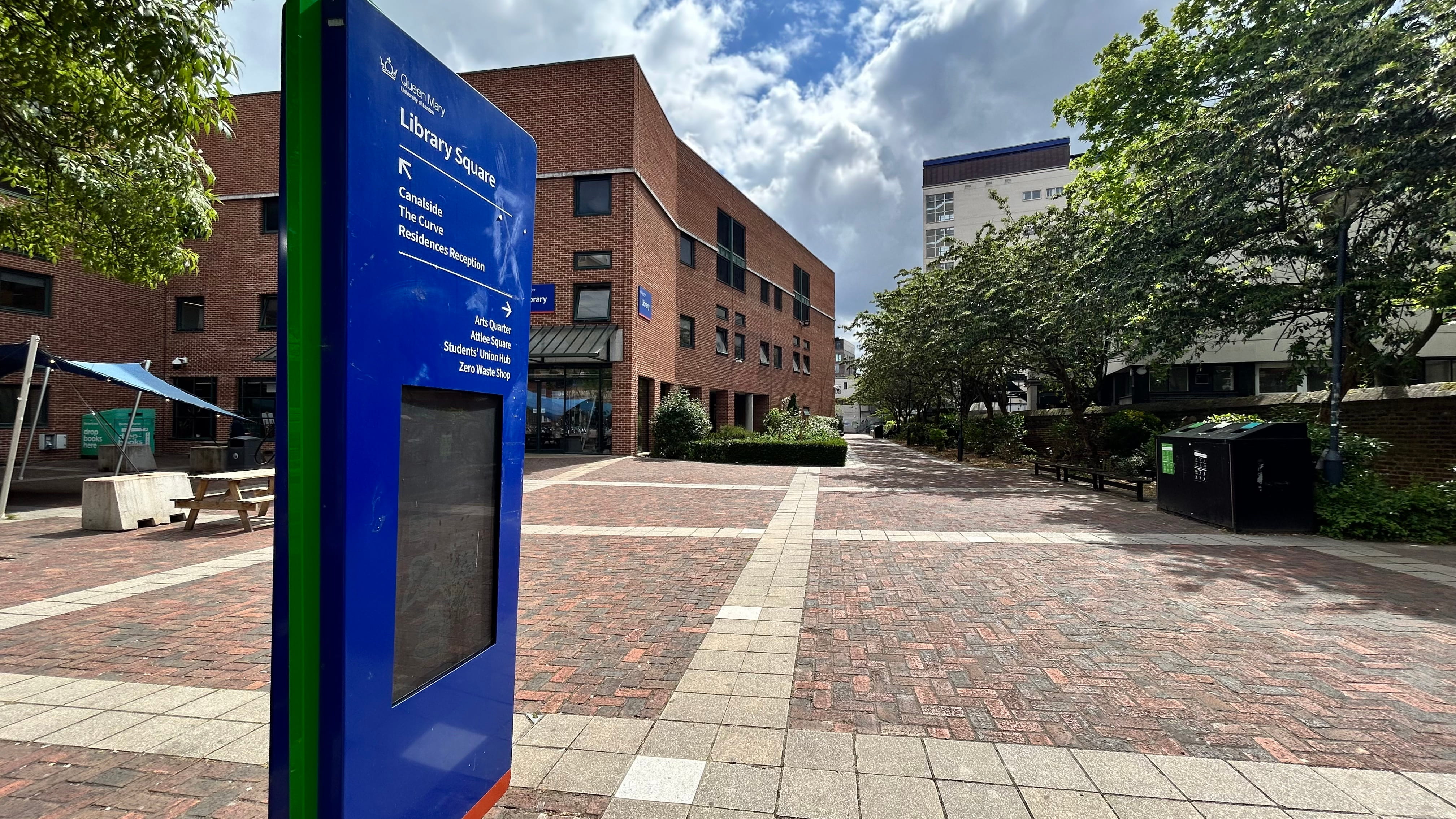 Queen Mary University of London campus wayfinding, photograph 2